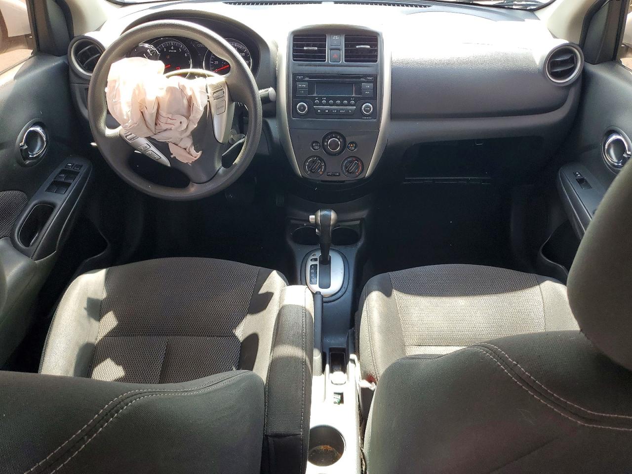 Nissan Versa 1.6 Sv