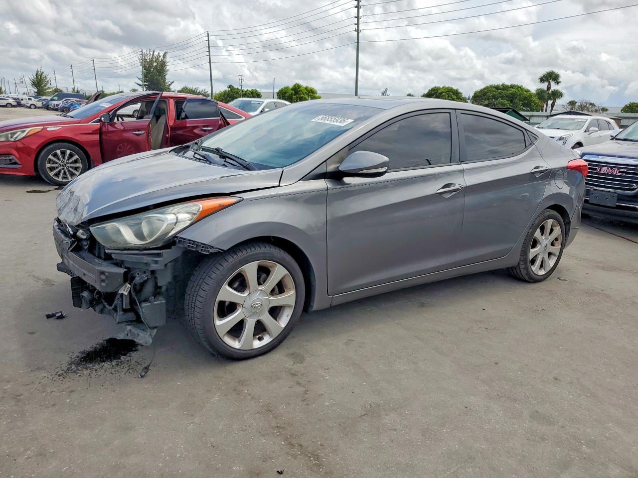 Salvage Hyundai ELANTRA Image