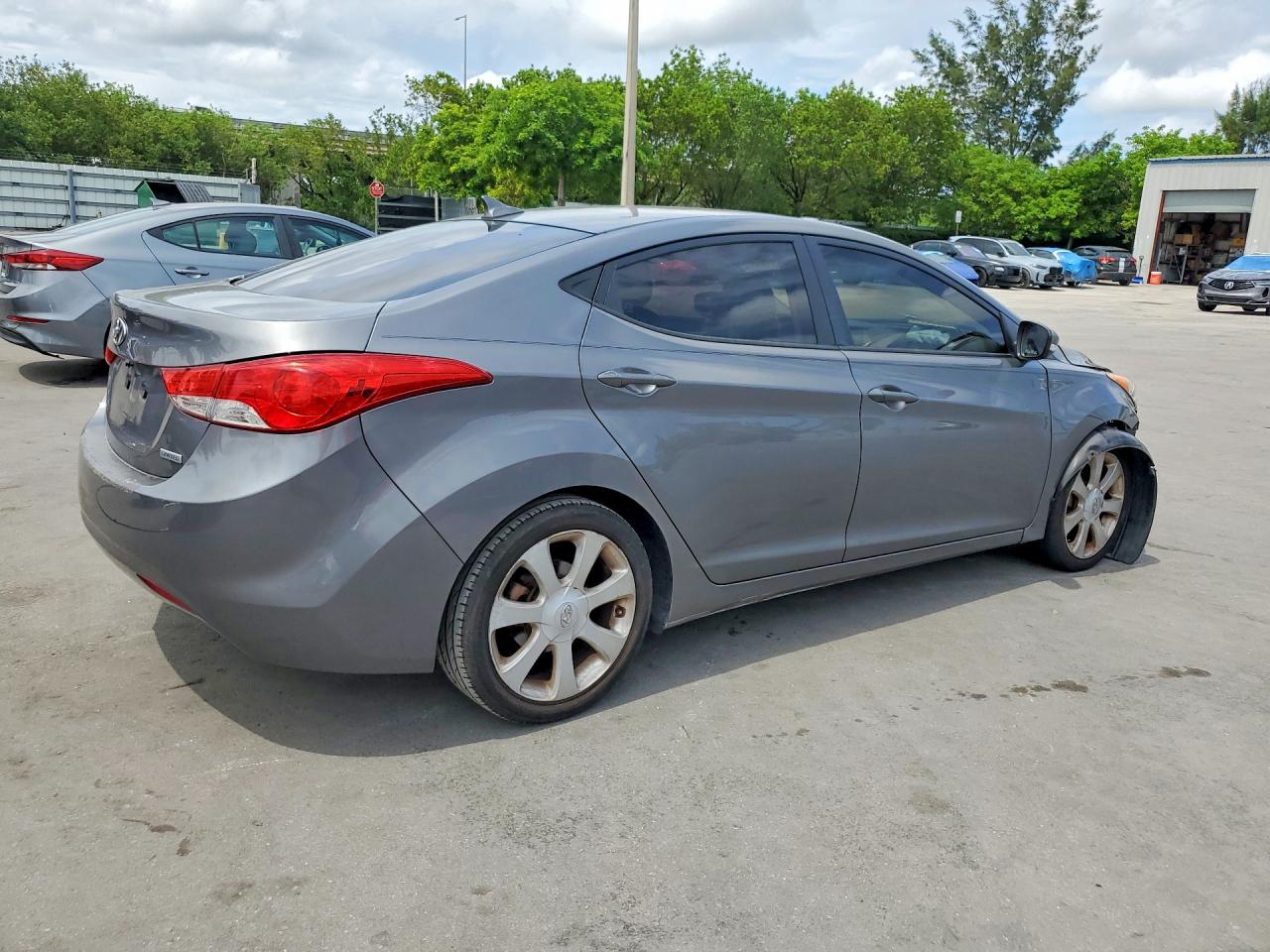 Hyundai ELANTRA Limited