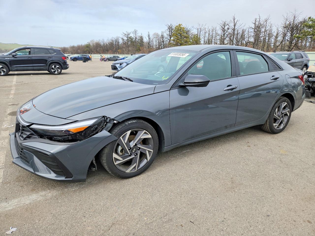 Salvage Hyundai ELANTRA Image