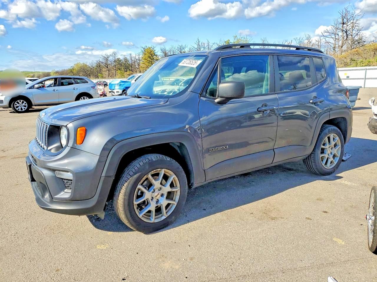Salvage Jeep Renegade Image