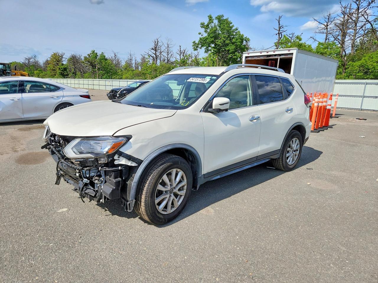 Salvage Nissan Rogue Image