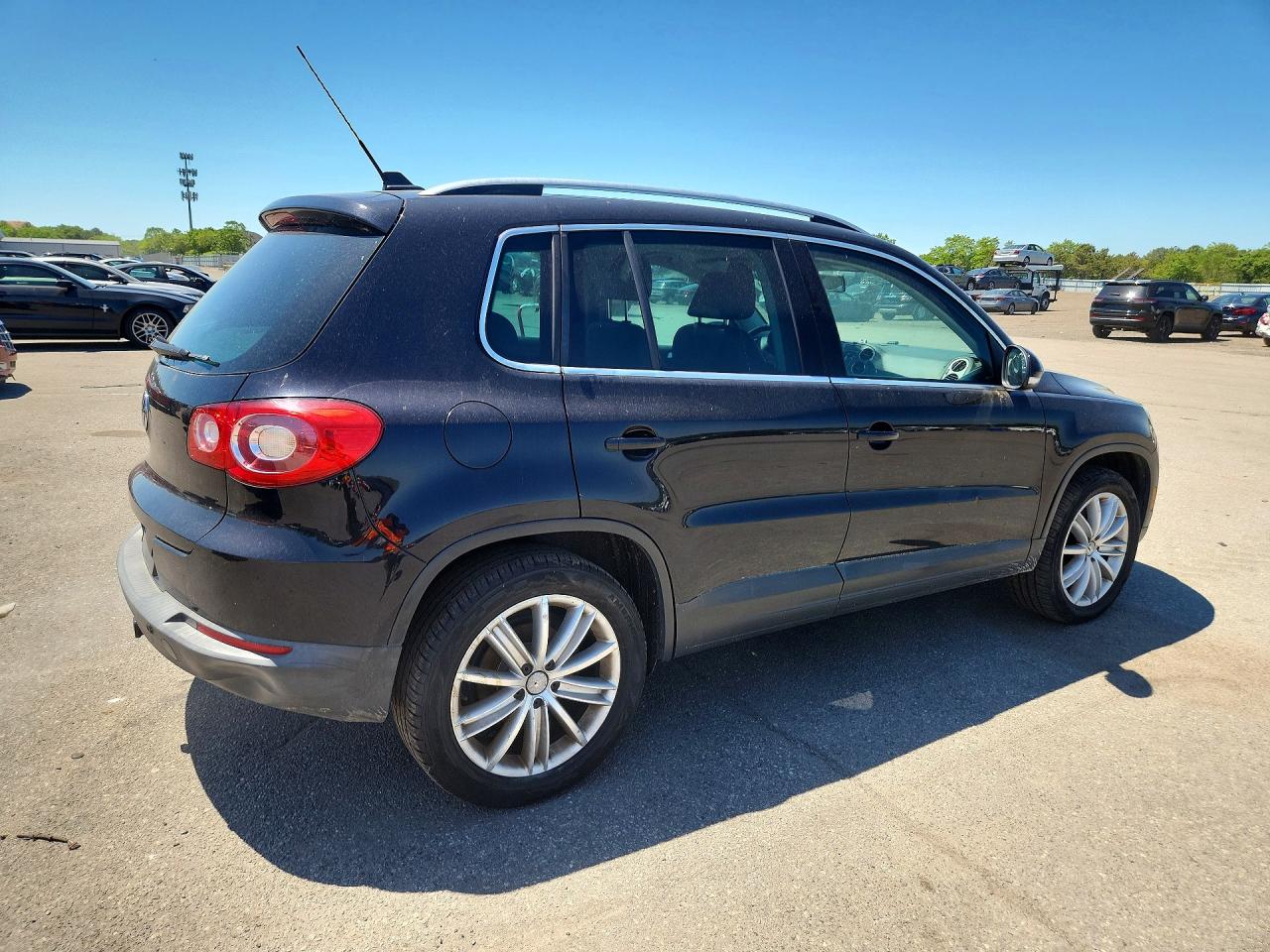 Volkswagen Tiguan S