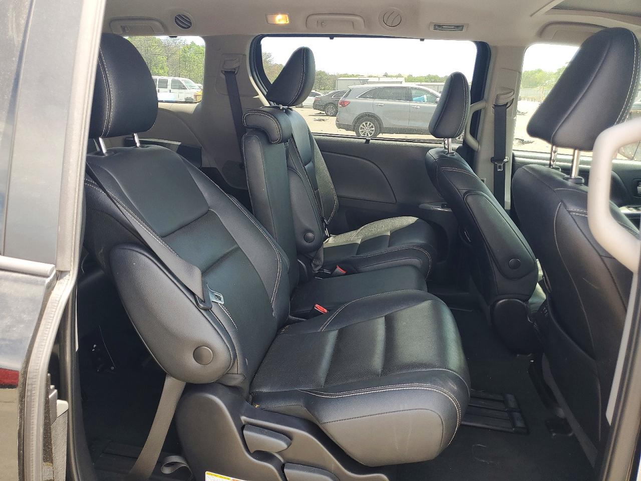 Toyota Sienna Se 8-passenger
