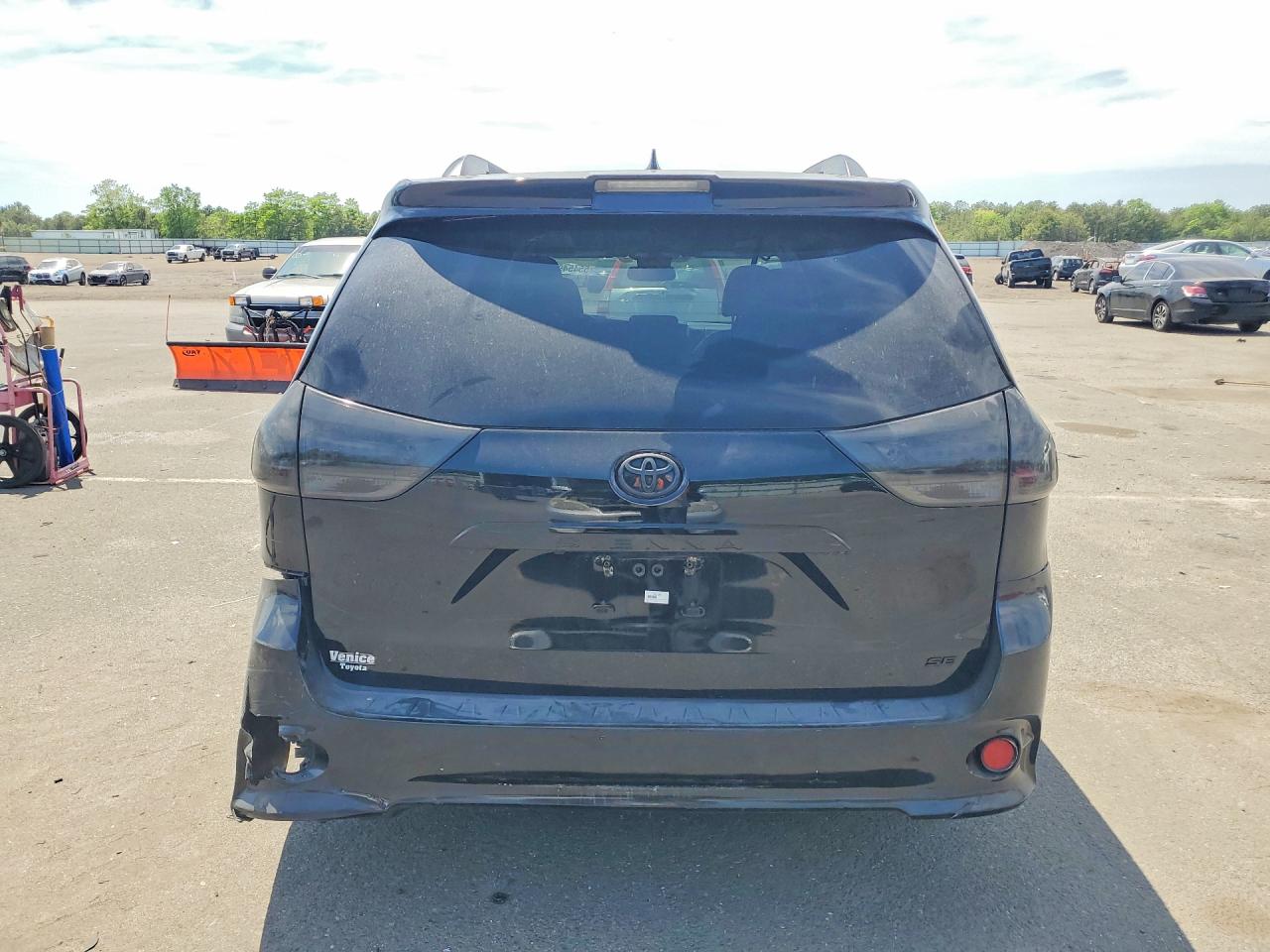 Toyota Sienna Se 8-passenger