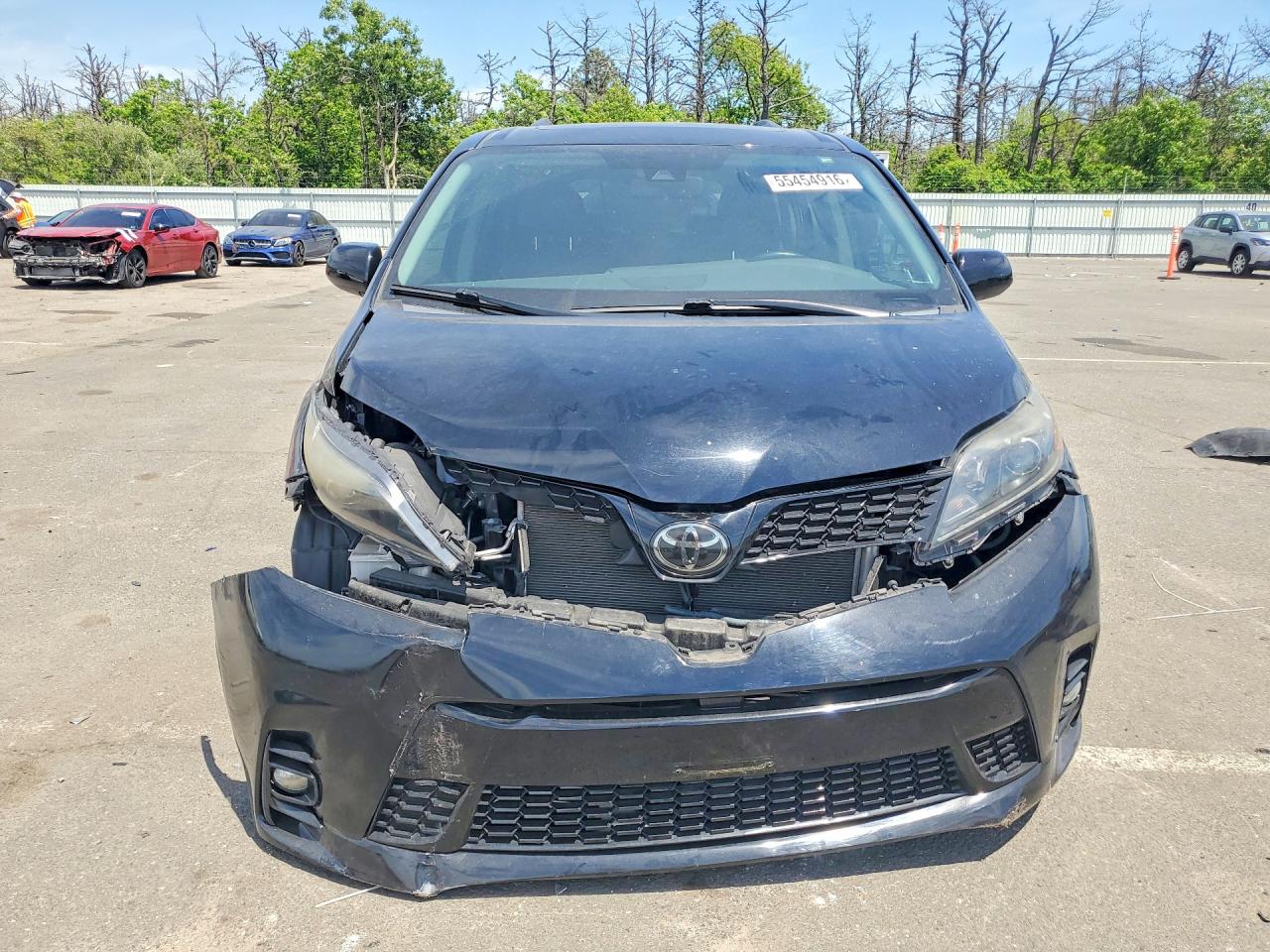 Toyota Sienna Se 8-passenger