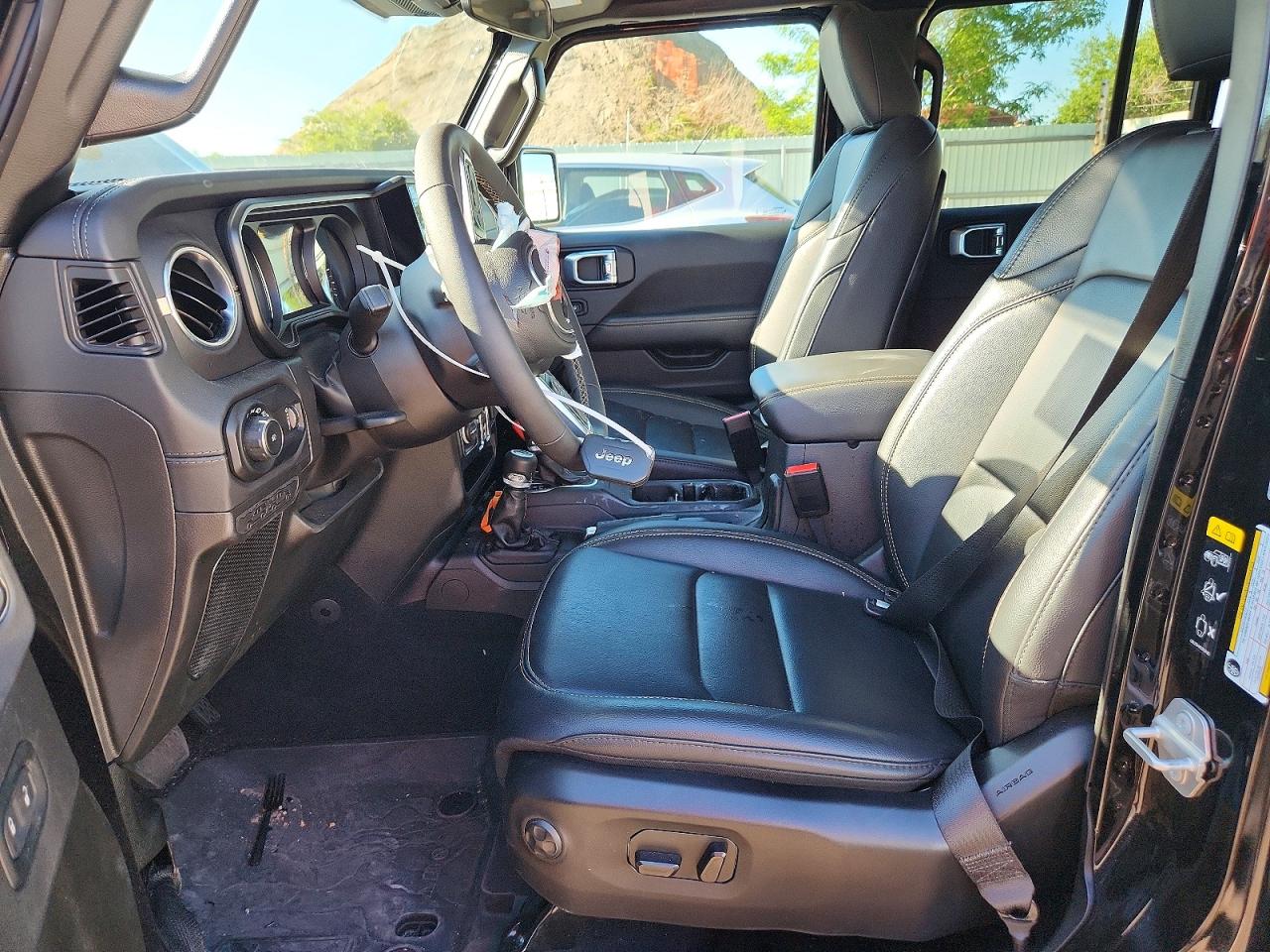 Jeep Wrangler Sahara