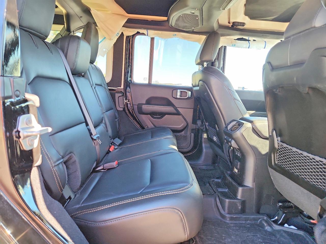 Jeep Wrangler Sahara