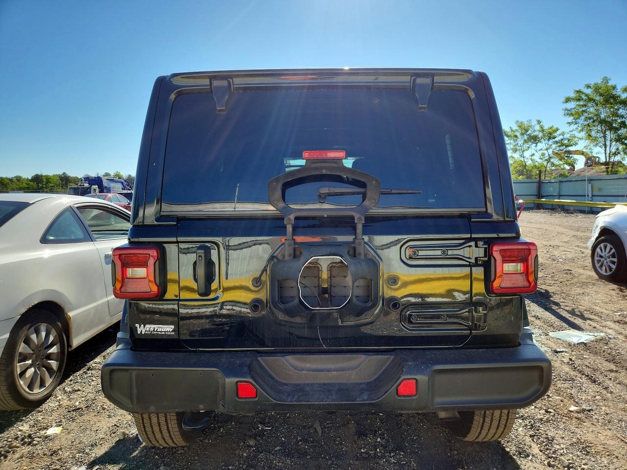 Jeep Wrangler Sahara