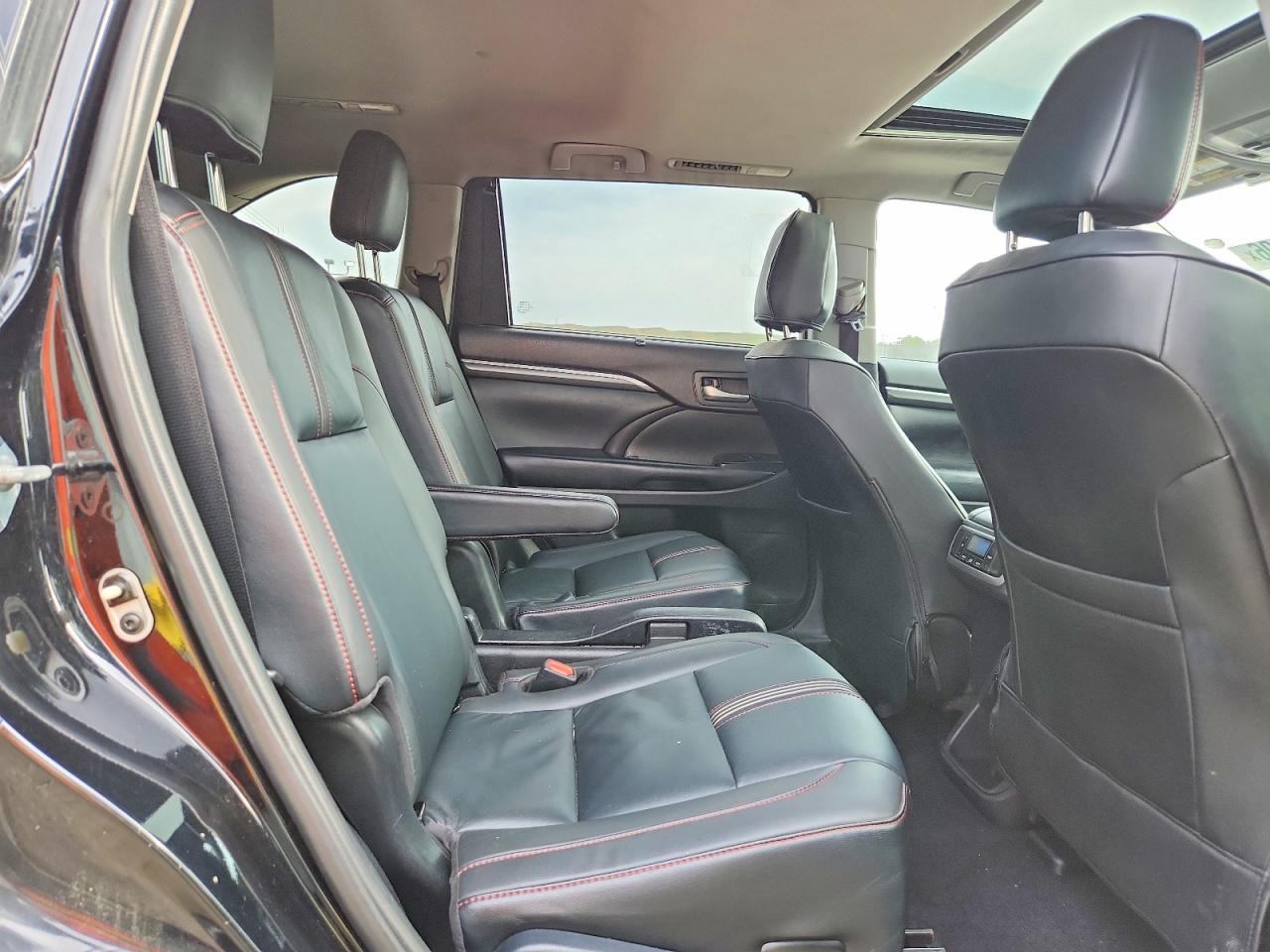Toyota Highlander Se