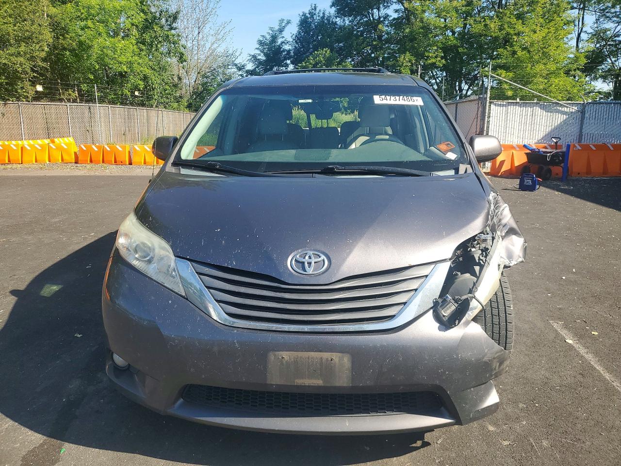 Toyota Sienna Xle 8-passenger