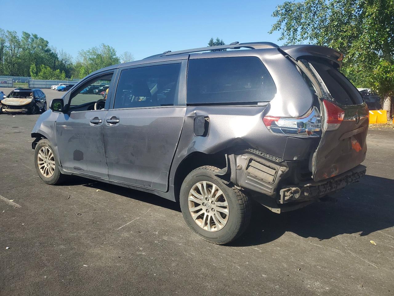 Toyota Sienna Xle 8-passenger