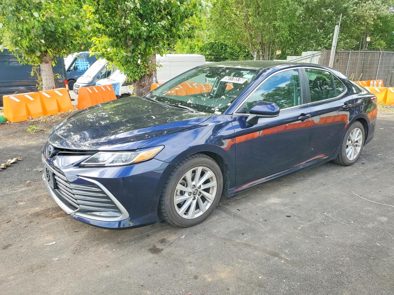 Salvage Toyota Camry Image