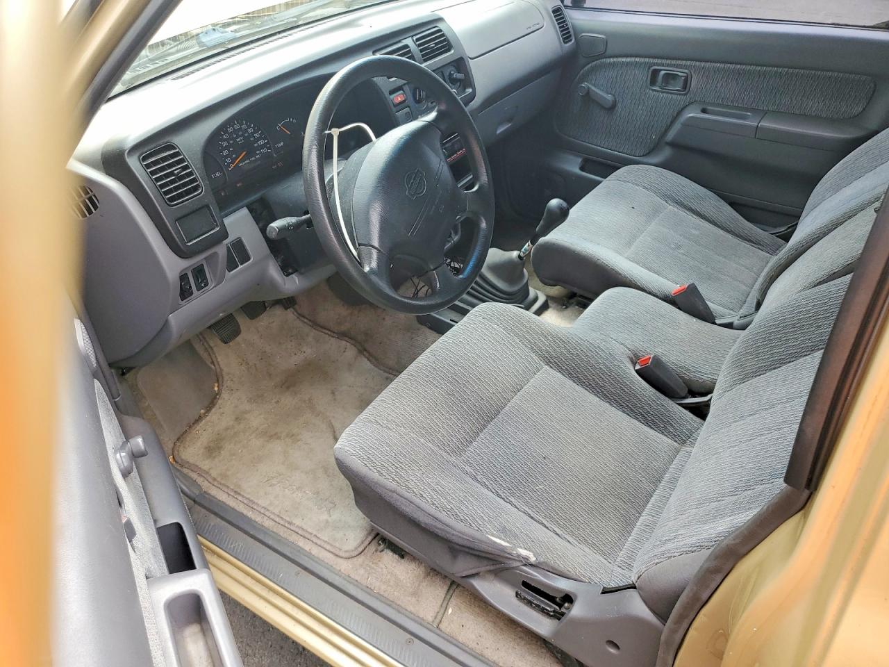 Nissan Frontier Xe
