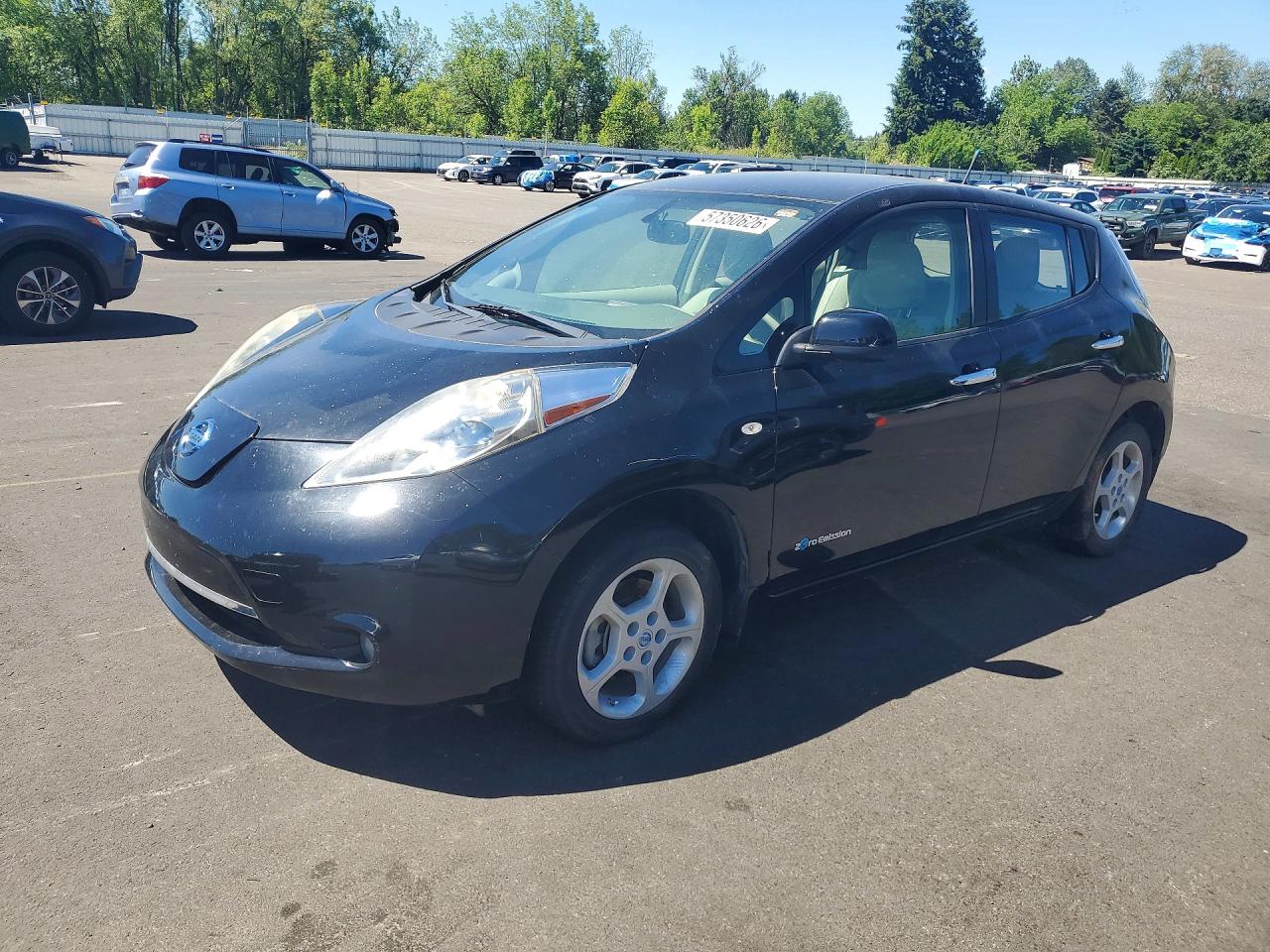 Salvage Nissan LEAF Image
