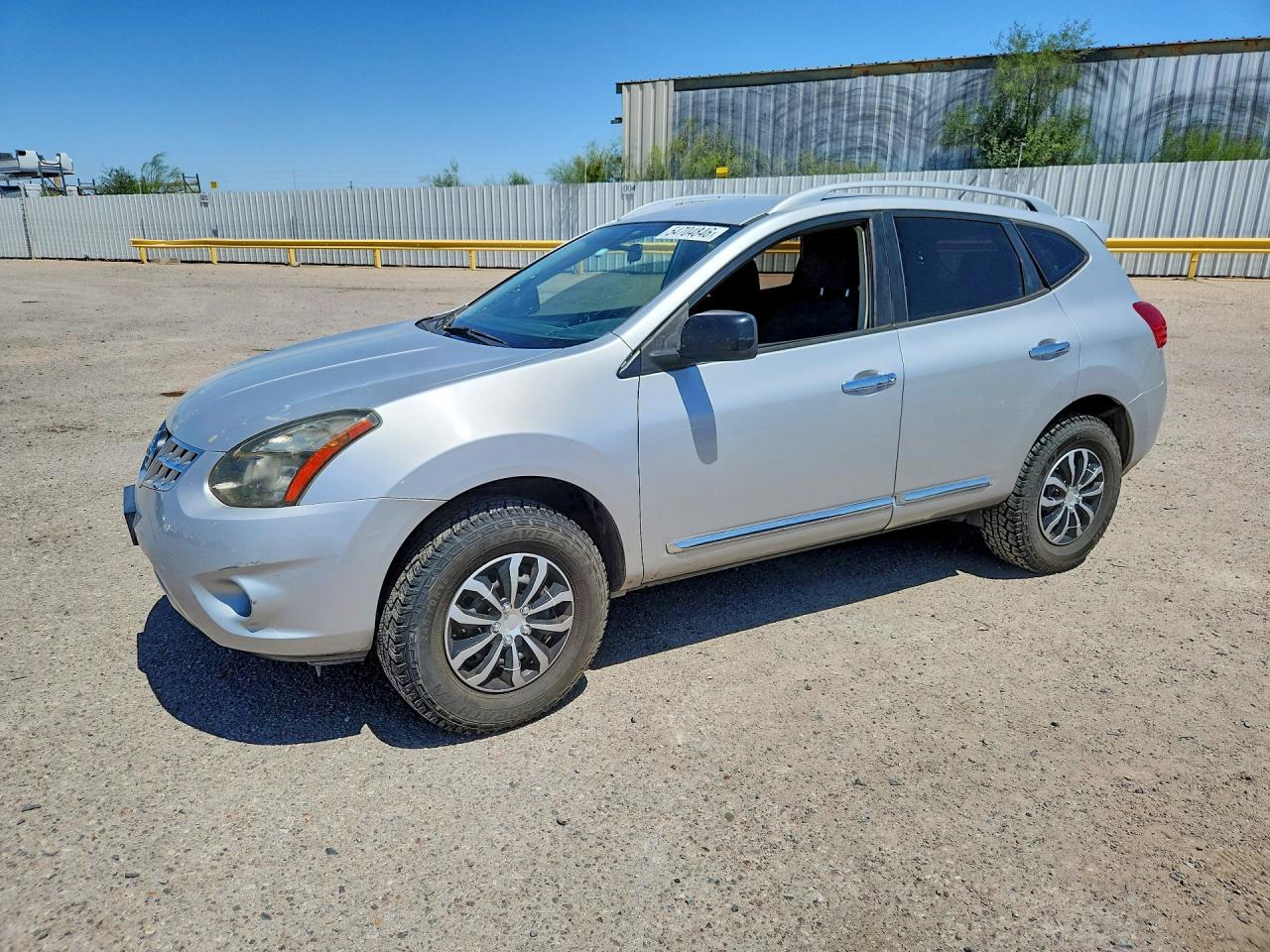 Salvage Nissan Rogue Image