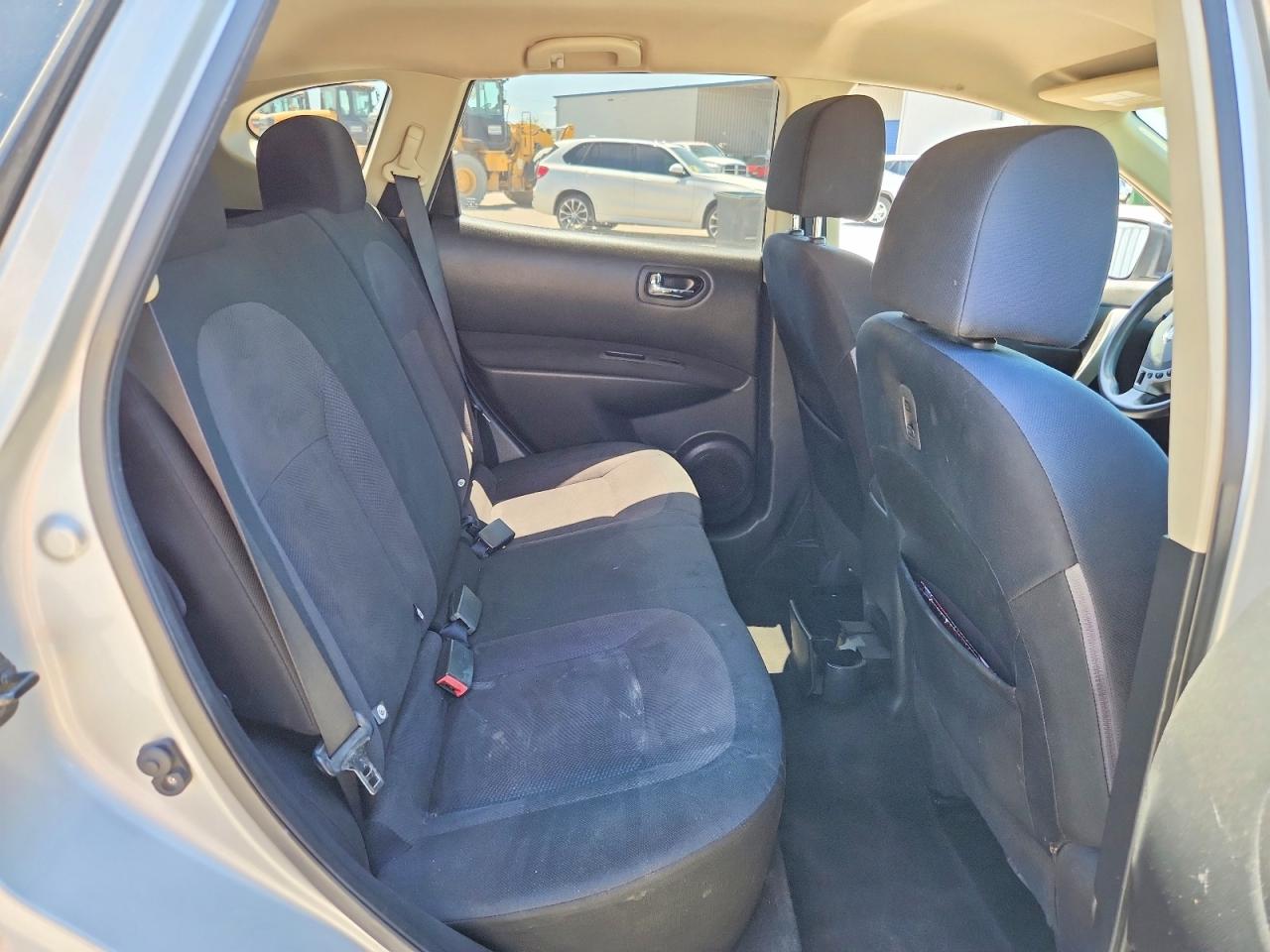 Nissan Rogue S