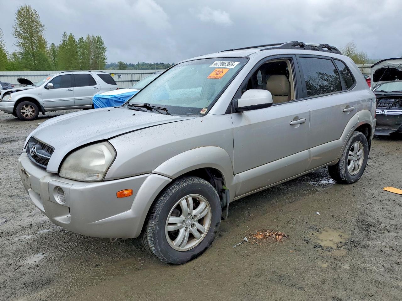 Salvage Hyundai TUCSON Image