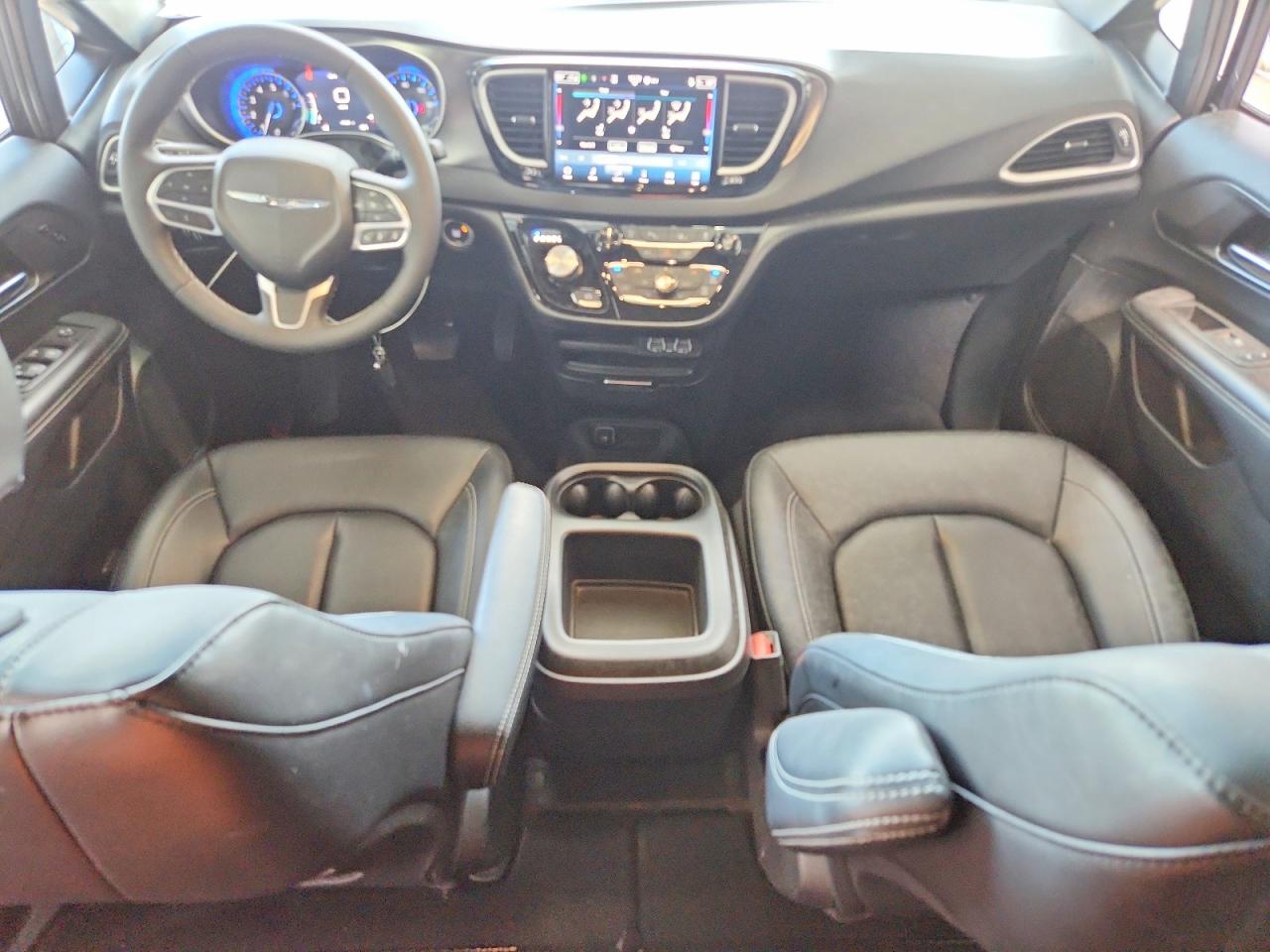 Chrysler Pacifica Select