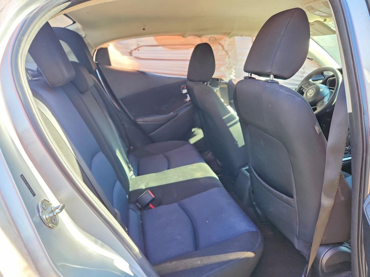 Toyota Yaris Base