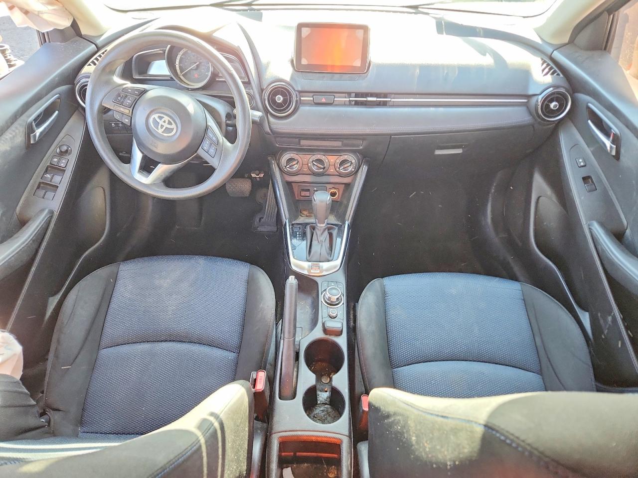 Toyota Yaris Base