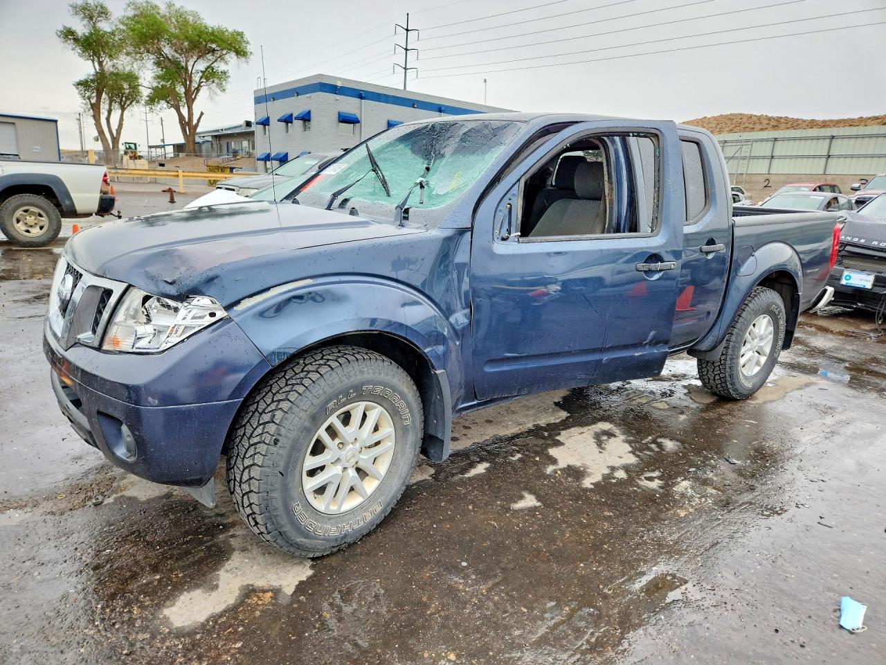 Salvage Nissan Frontier Image