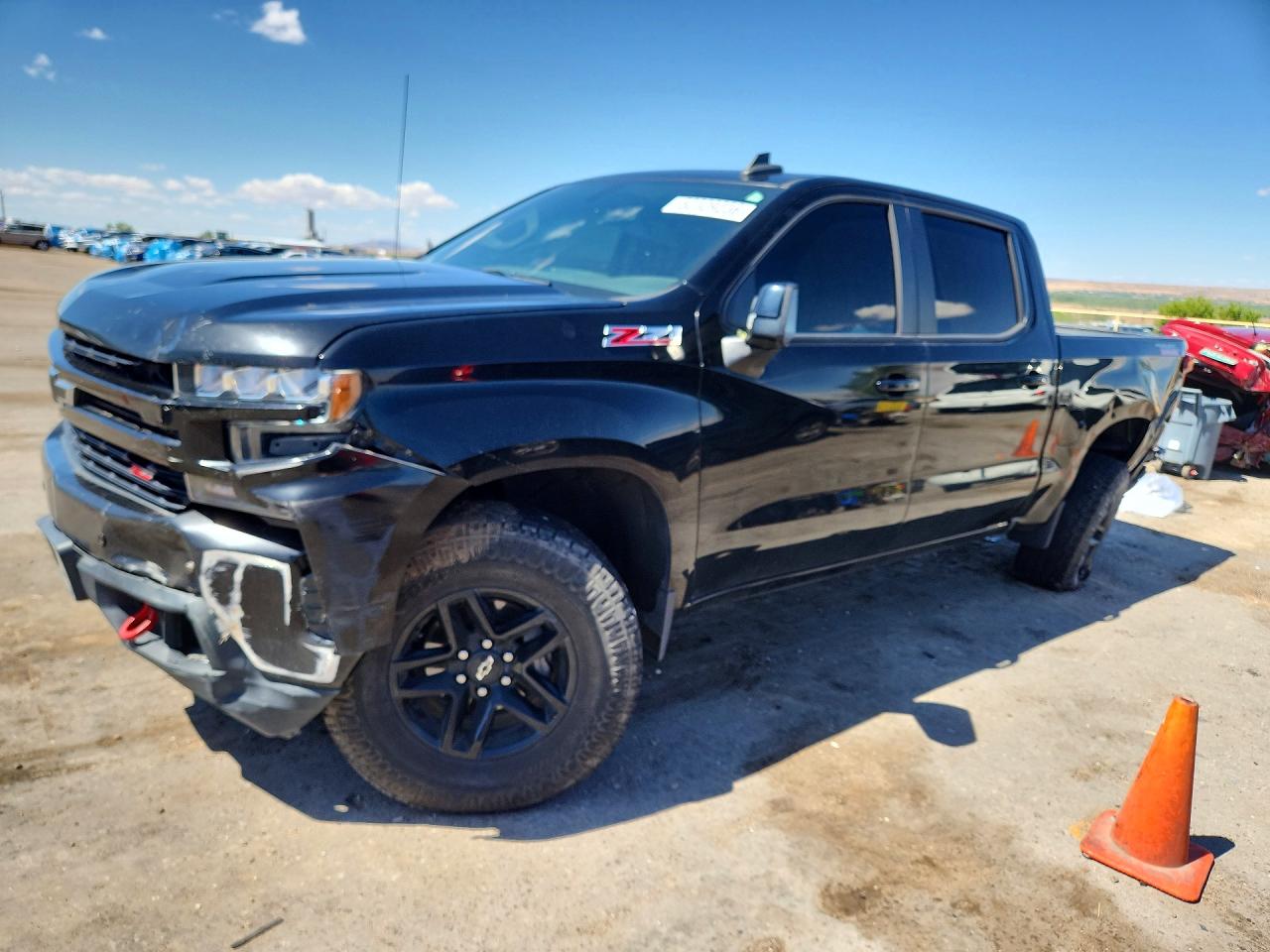 Salvage Chevrolet Silverado Image