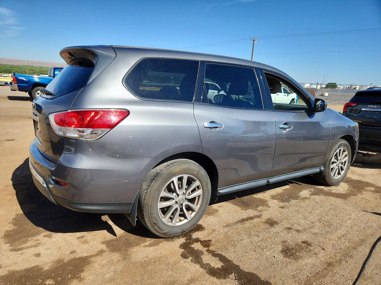 Nissan Pathfinder S
