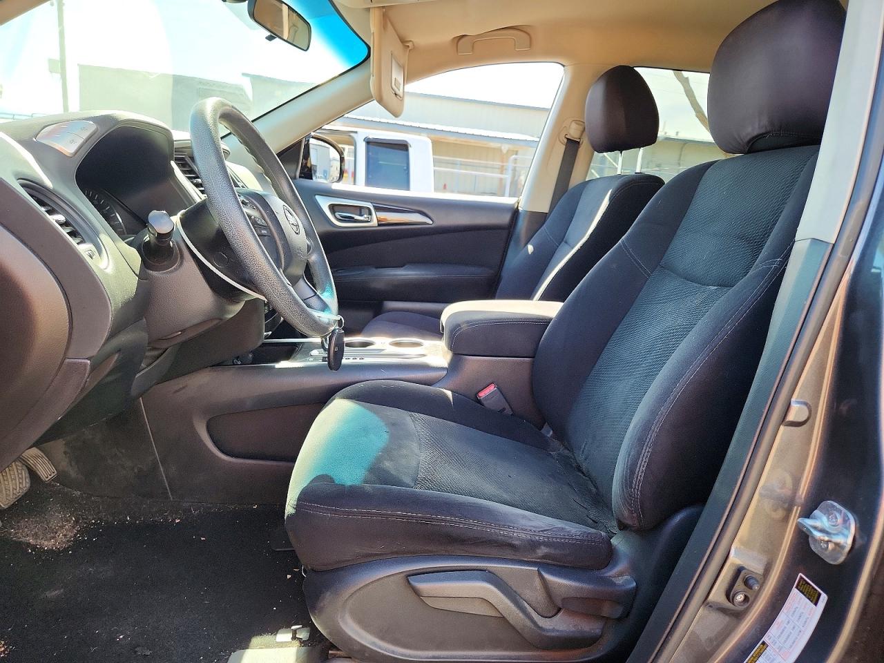 Nissan Pathfinder S