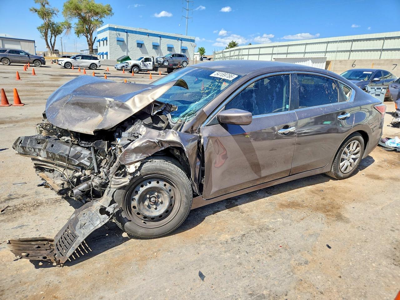 Salvage Nissan Altima Image