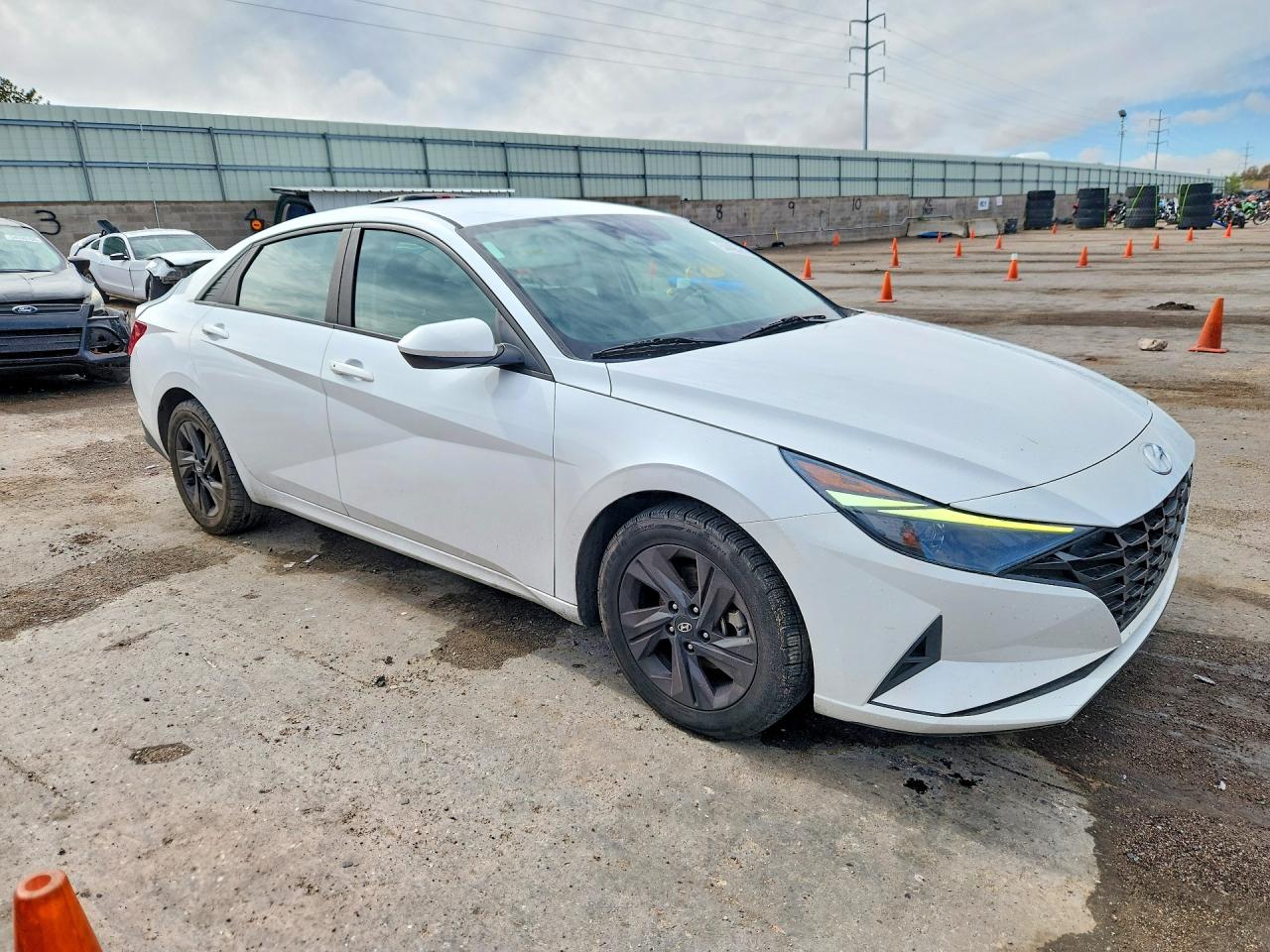 Hyundai ELANTRA Sel