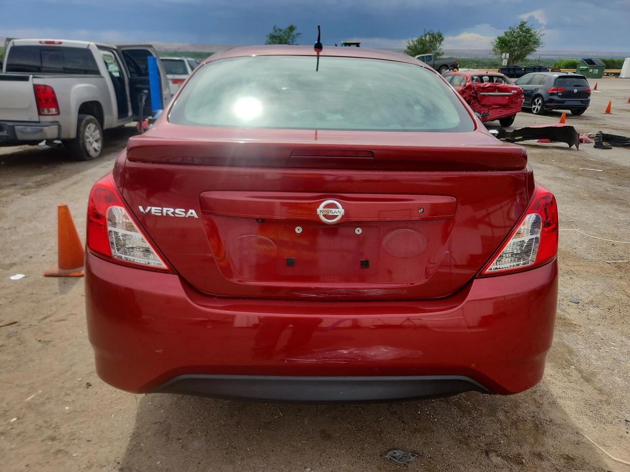 Nissan Versa S Plus