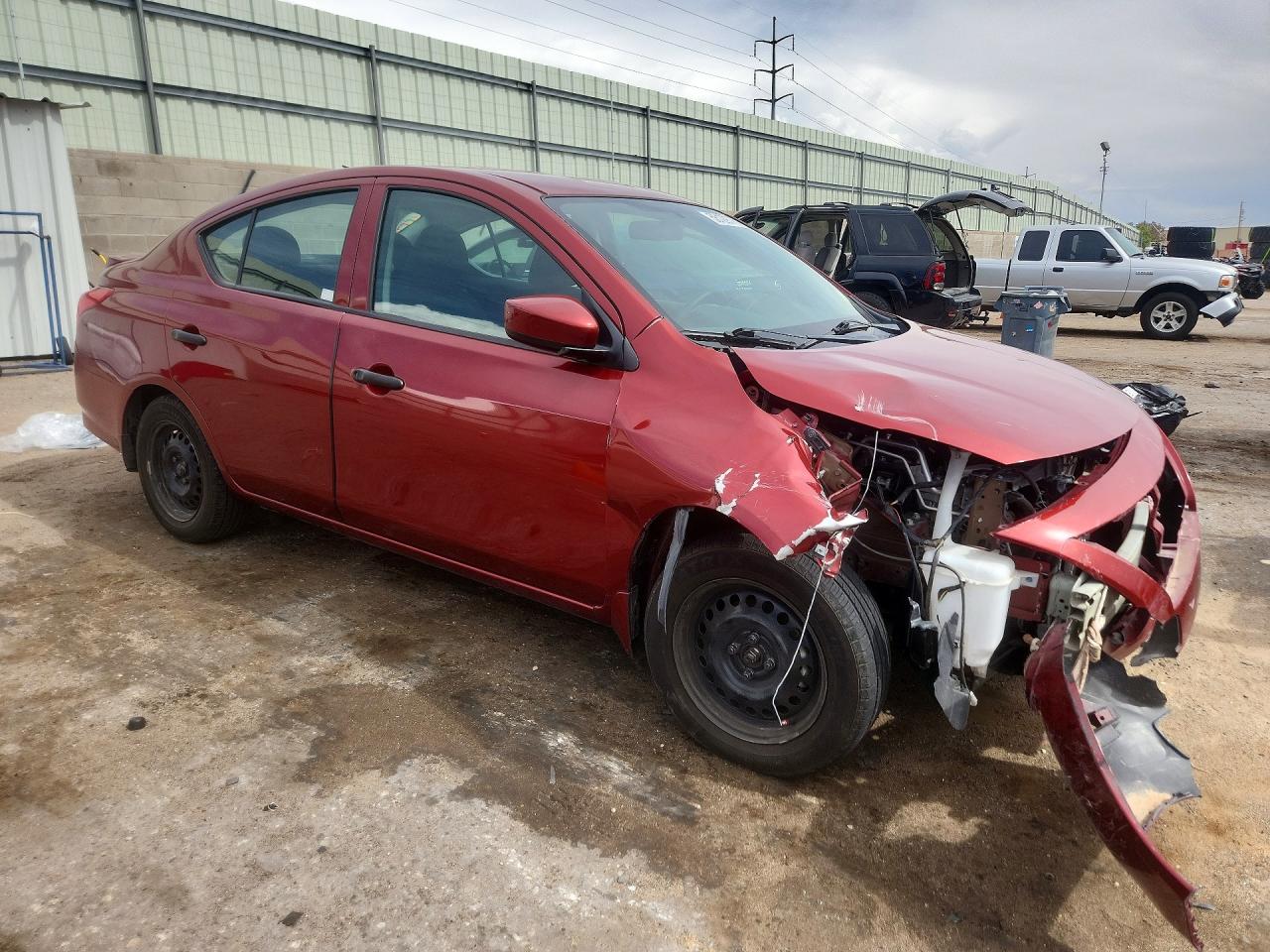 Nissan Versa S Plus
