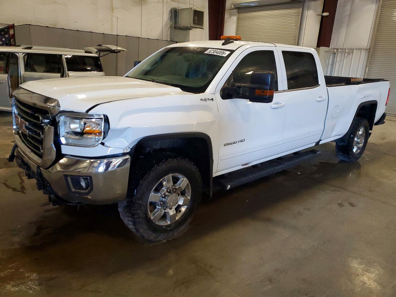 Salvage GMC Sierra Image