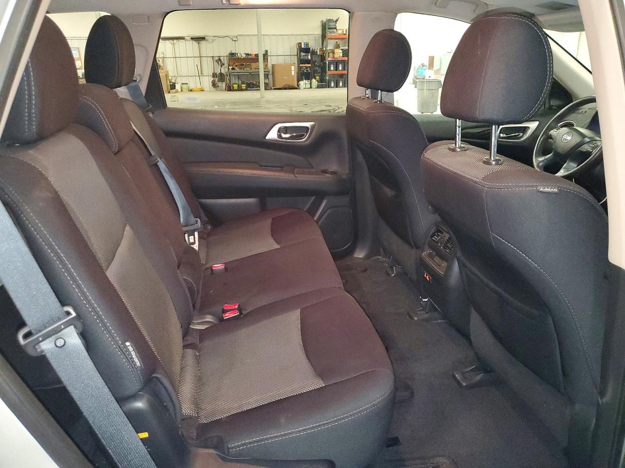 Nissan Pathfinder Sv