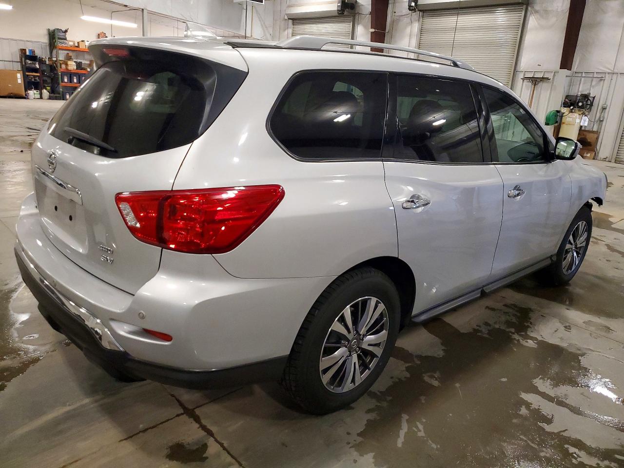 Nissan Pathfinder Sv