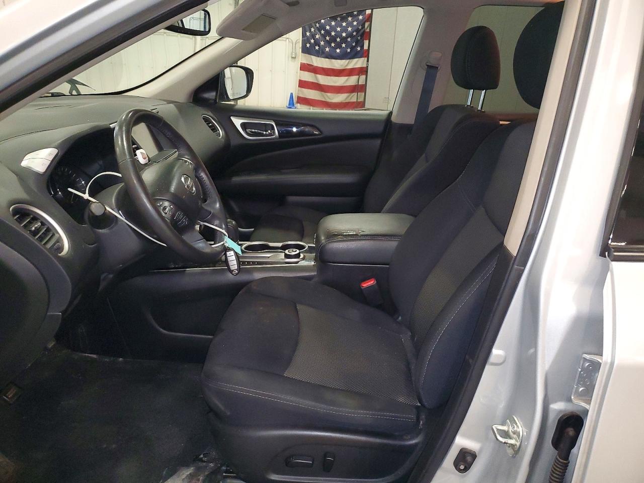 Nissan Pathfinder Sv