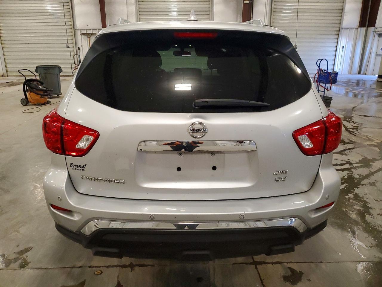 Nissan Pathfinder Sv