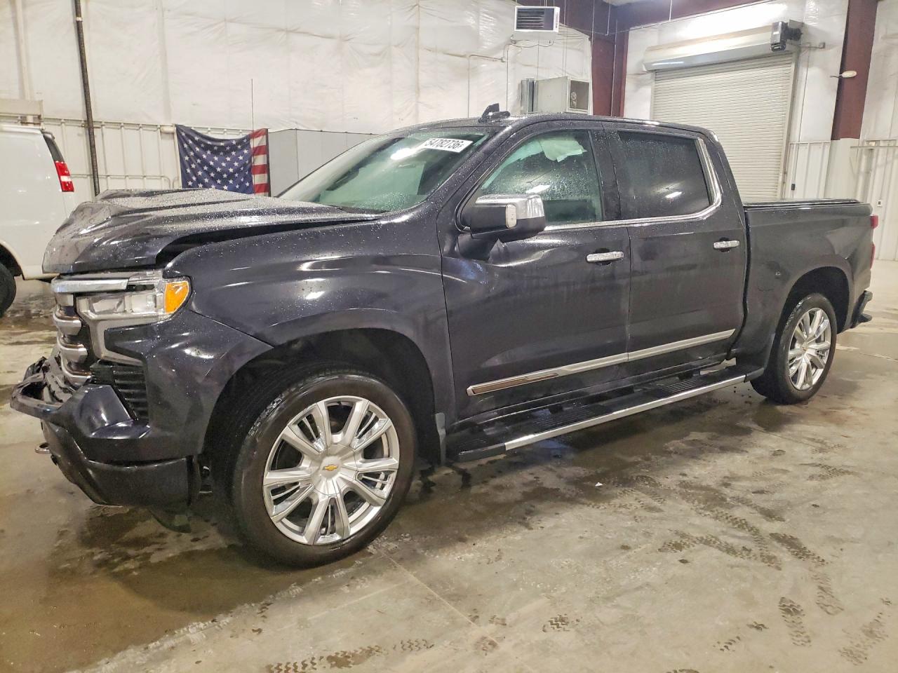 Salvage Chevrolet Silverado Image