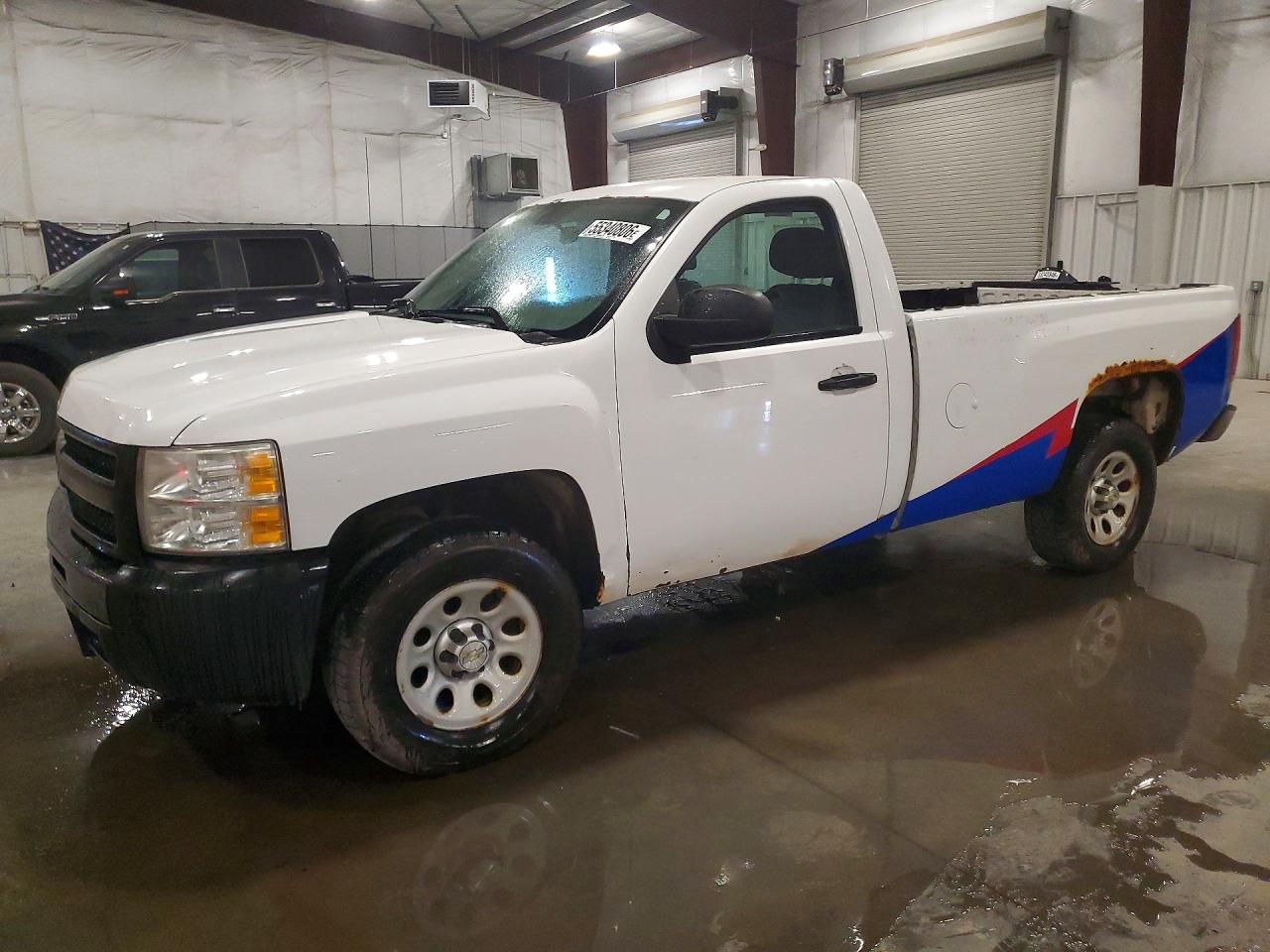 Salvage Chevrolet Silverado Image