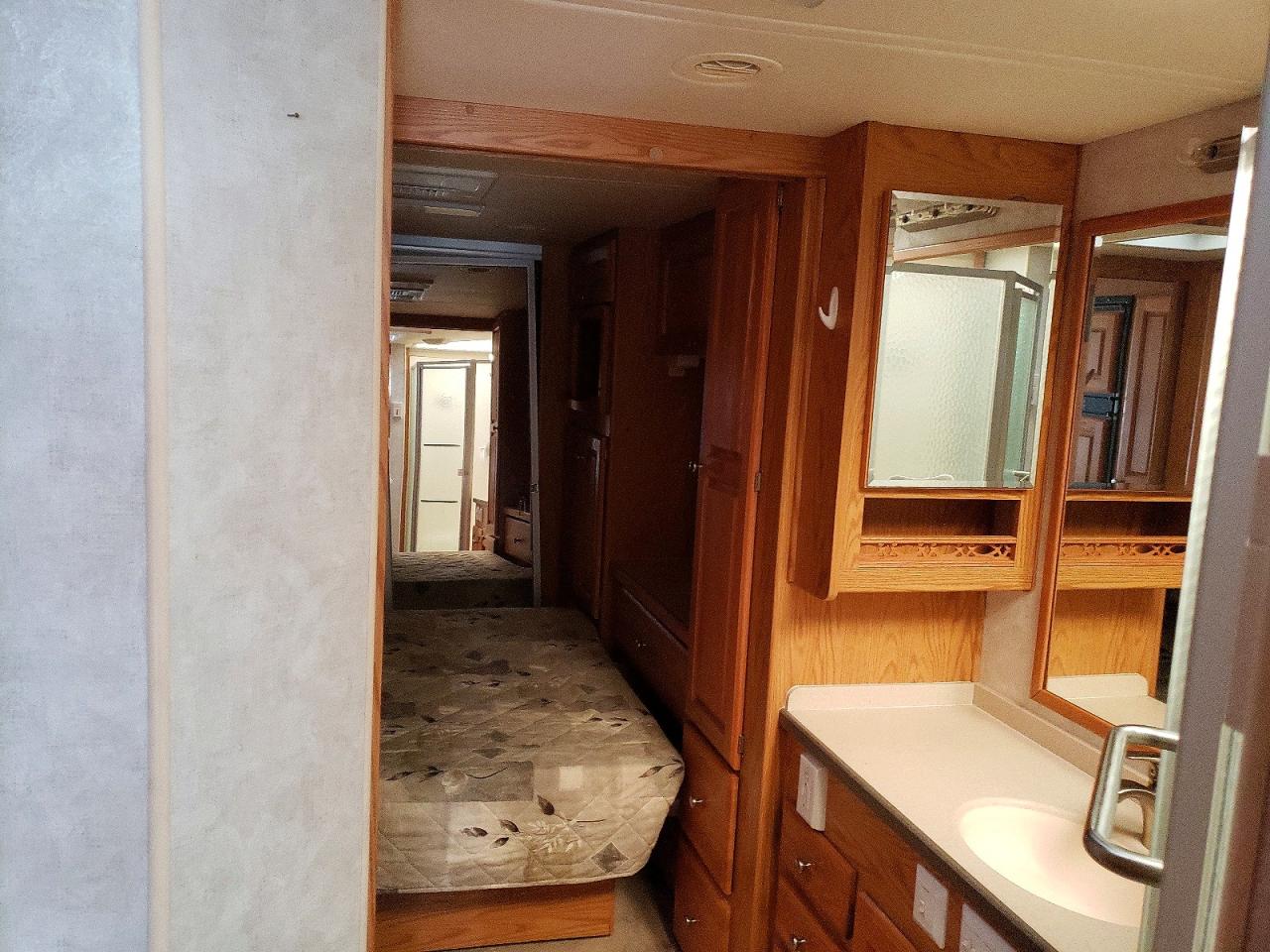 Holiday Rambler Vacationer