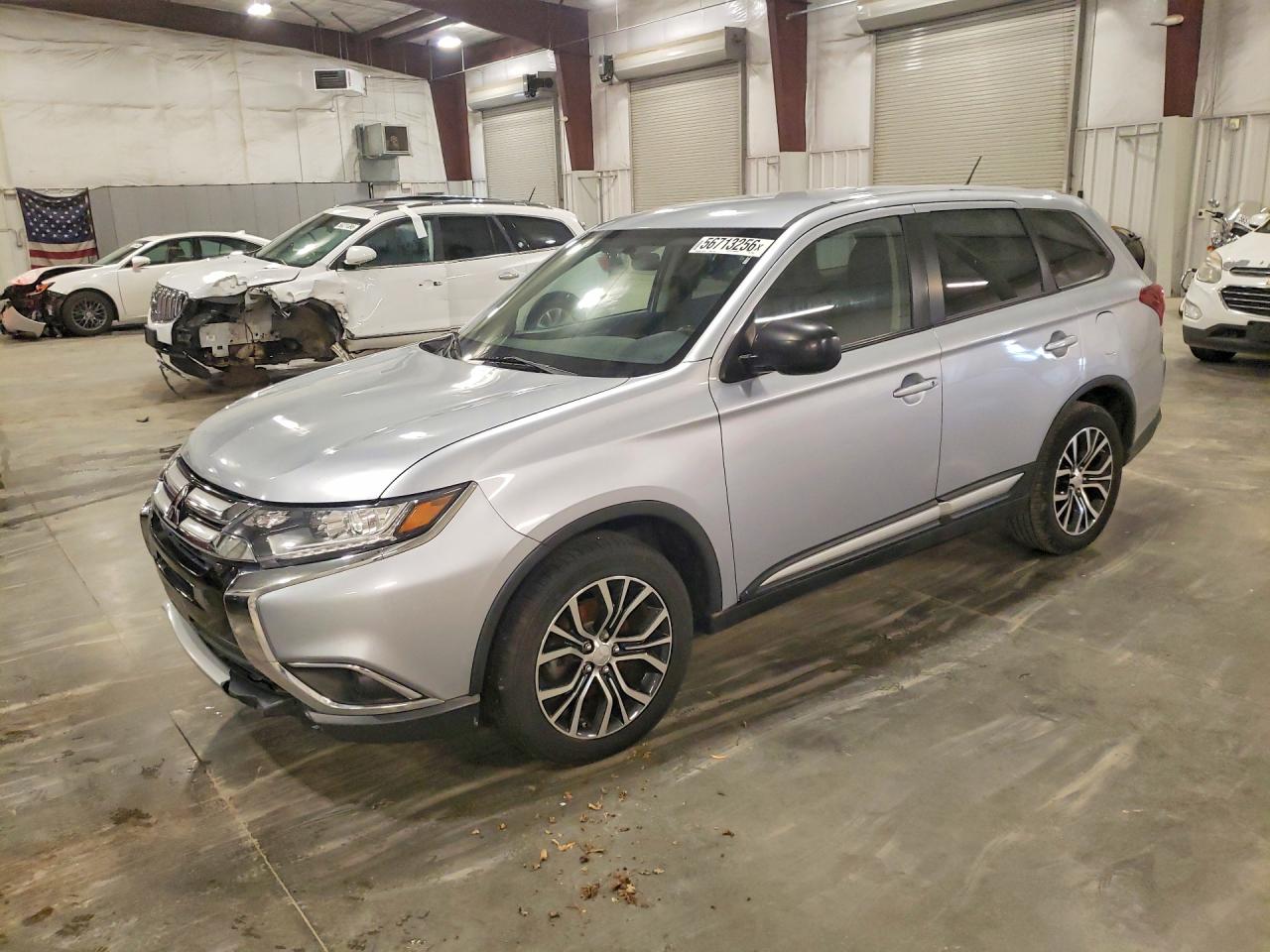 Salvage Mitsubishi Outlander Image