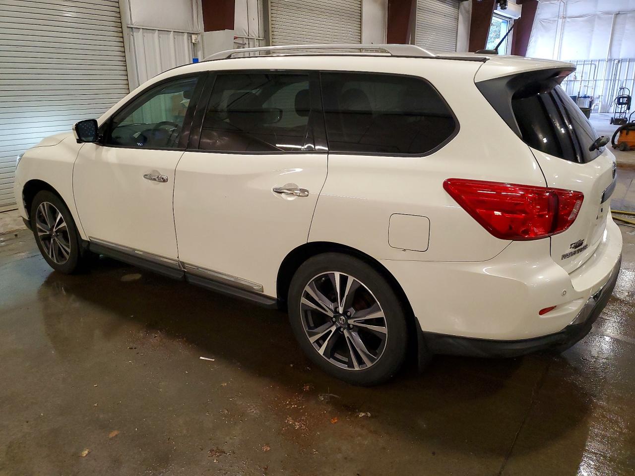 Nissan Pathfinder Platinum
