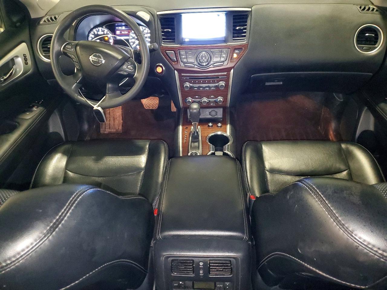 Nissan Pathfinder Platinum