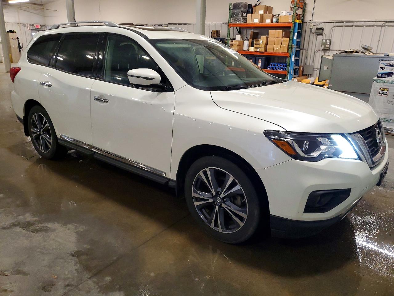 Nissan Pathfinder Platinum