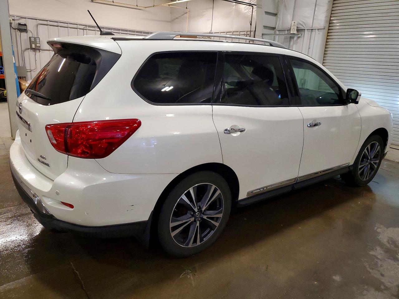 Nissan Pathfinder Platinum