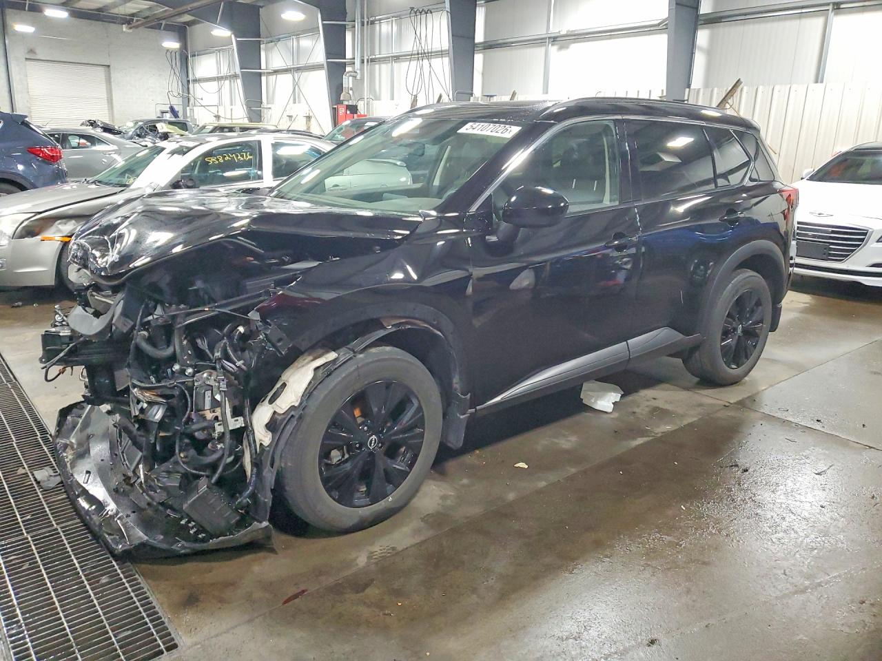Salvage Nissan Rogue Image
