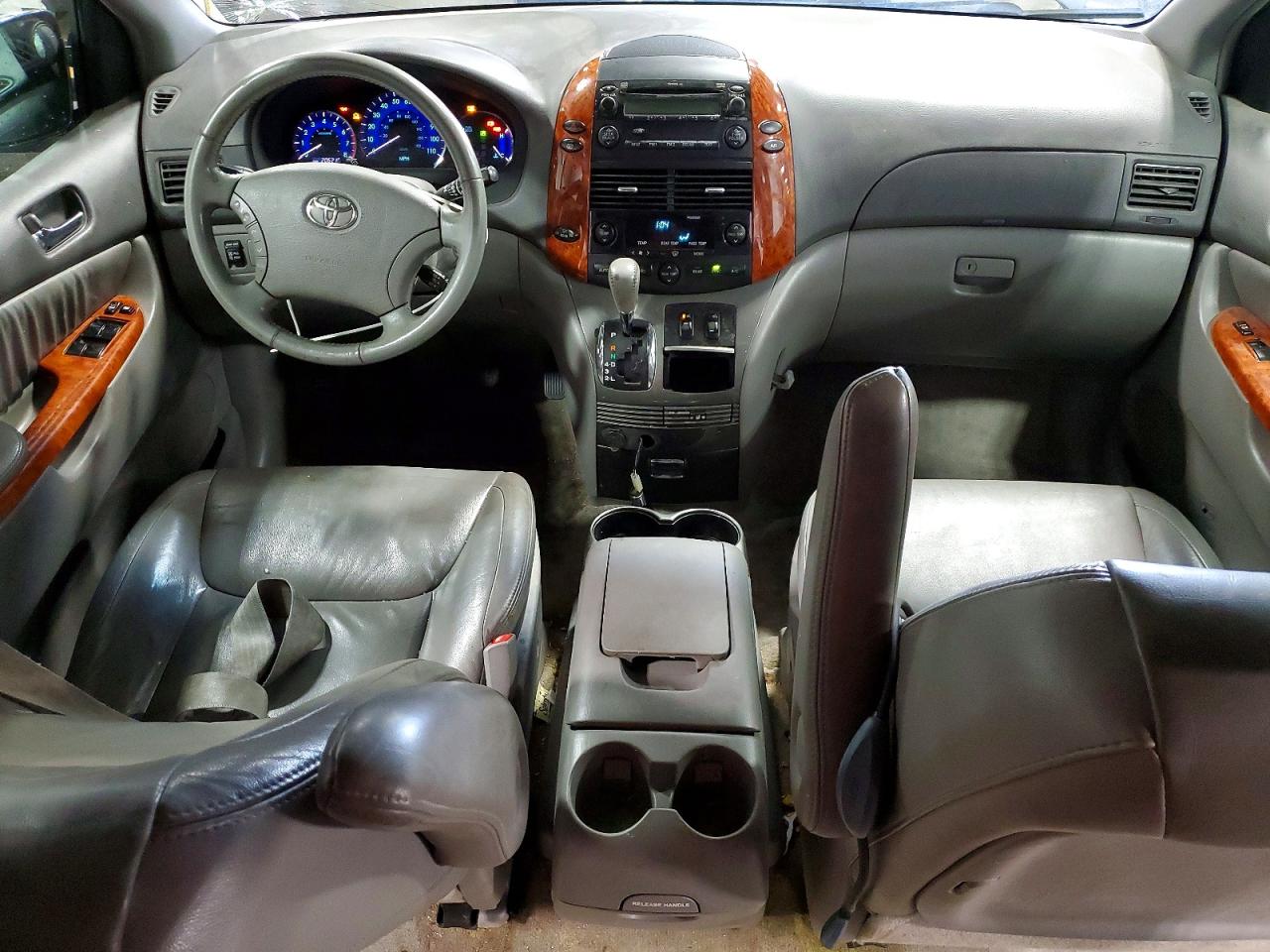 Toyota Sienna Xle