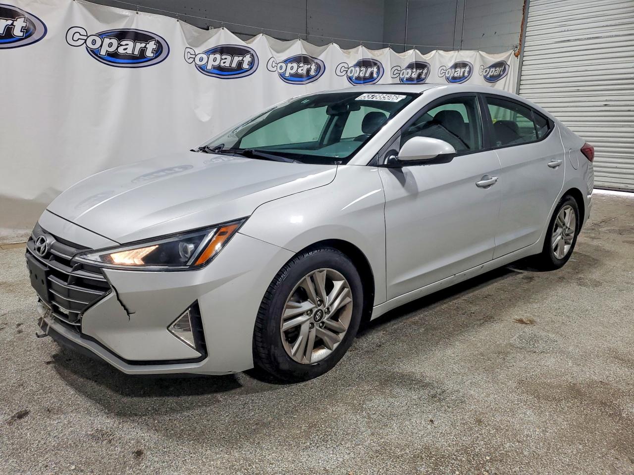 Salvage Hyundai ELANTRA Image