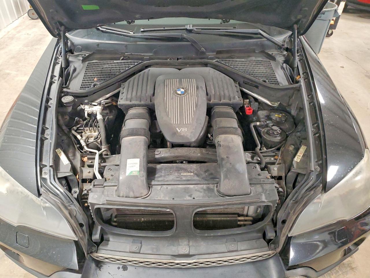 BMW X Series 4.8i